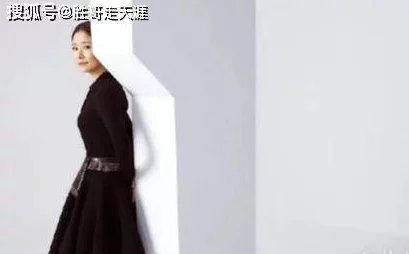 西施开叉裙穿搭的注意事项:如何选择合适的配饰与鞋款,提升整体时尚感和气质魅力 西施开叉裙穿搭的注意事项:如何选择合适的配饰与鞋款,提升整体时尚感和气质魅力