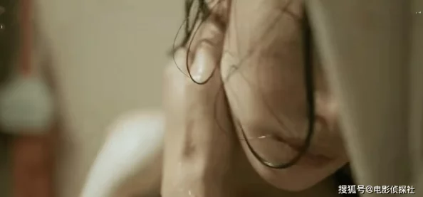 肉妇春潮干柴烈火ⅹxx视频：激情四溢的夜晚，燃烧欲望的极致体验！