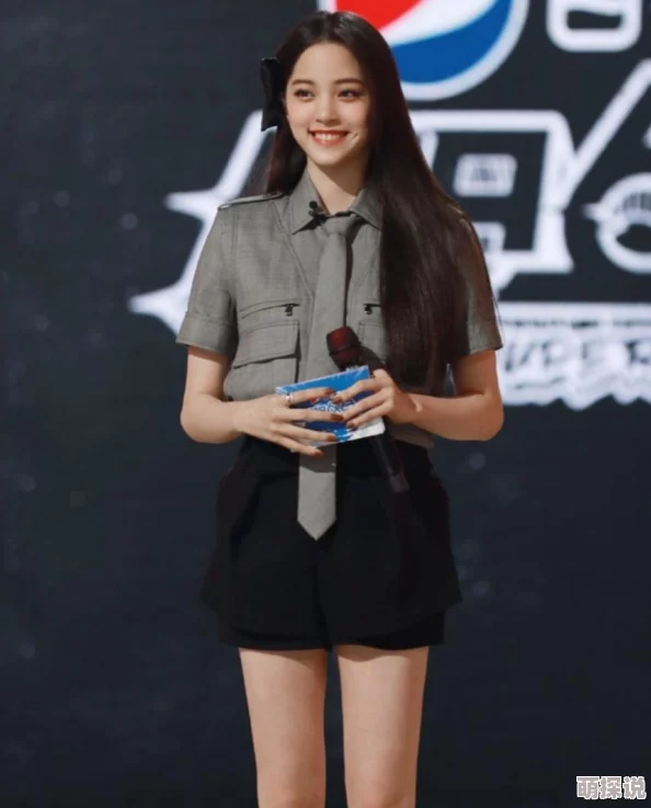 娜娜最新动态：她在社交媒体上分享了与朋友们的聚会照片，展现出活力四射的一面，引发粉丝热议