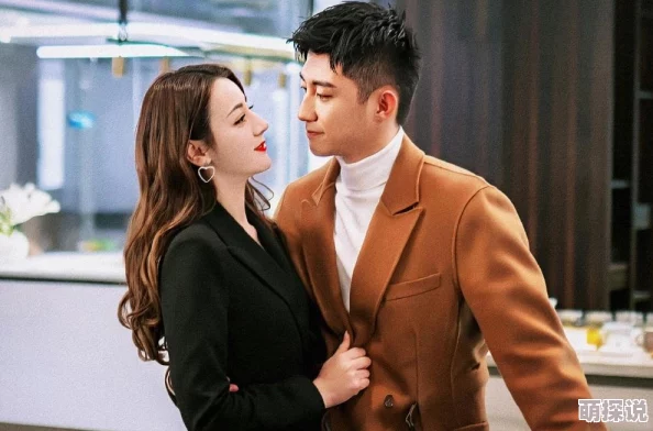 HDHDHD17XXXⅩ：某知名明星被曝与多位绯闻对象传绯闻，疑似已有新恋情曝光！