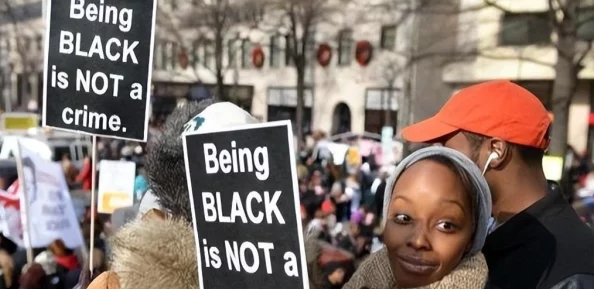 欧美性福利：最新动态与政策变化引发广泛关注，社会各界对性权益的讨论愈加热烈