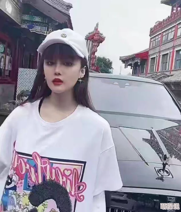 美女的尿囗视频网站引发热议，网友们对其内容和道德底线展开激烈讨论，认为应加强监管与引导