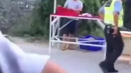 偷窥美女嘘嘘:许多人认为这种行为侵犯了他人的隐私权,应该受到谴责和法律制裁 偷窥美女嘘嘘:许多人认为这种行为侵犯了他人的隐私权,应该受到谴责和法律制裁