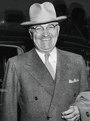 堡垒之夜手游深度攻略:投掷武器全解析与高效使用教学指南 堡垒之夜手游深度攻略:投掷武器全解析与高效使用教学指南