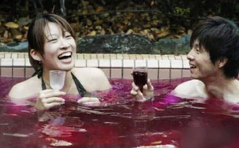 探索日本女人喷水文化背后的秘密与魅力，揭示其在社会中的影响