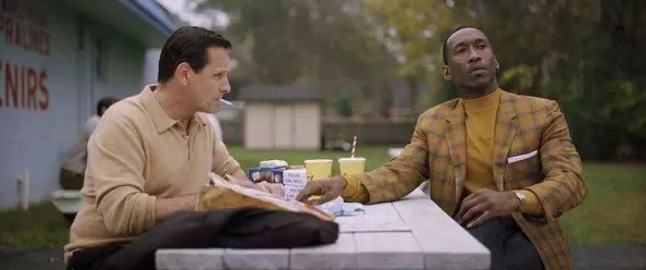 一级黄色录像片子网友认为这种影片对青少年影响不良，呼吁加强监管与引导，同时也有人表示成年人应有选择观看的自由