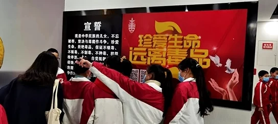 亚洲色图偷，侵犯他人隐私的行为绝不可取，应该加强法律监管