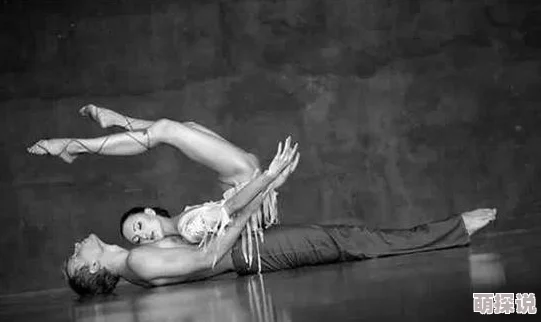 亚洲gogo肉体艺术图片网友认为这种艺术形式展现了身体的美感与力量,但也有人担心其可能引发的社会争议和道德讨论 亚洲gogo肉体艺术图片网友认为这种艺术形式展现了身体的美感与力量,但也有人担心其可能引发的社会争议和道德讨论