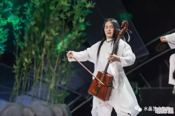 众侠女娇吟大床最近她们组建了女子乐队,准备在江湖大会上首次亮相 众侠女娇吟大床最近她们组建了女子乐队,准备在江湖大会上首次亮相