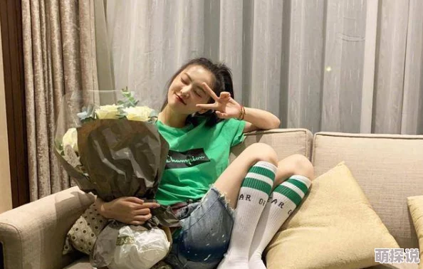 白丝校花拔腿自慰视频流出尺度惊人引发网友热议