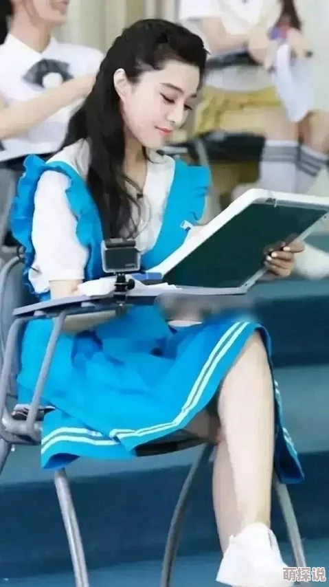 白丝校花拔腿自慰视频流出尺度惊人引发网友热议