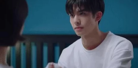 国产情侣上床视频亚洲一区据传视频女主角是网红小雨风格大胆尺度惊人引发网友热议