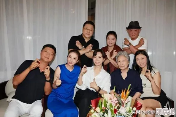 热99在：明星聚会现场曝光，神秘嘉宾引发众人猜测，背后隐藏的故事令人惊叹！