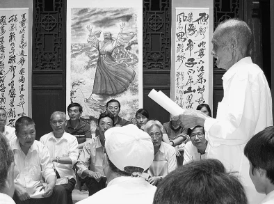 岳丰满多毛的大隂户名贤集：探讨文化现象与社会风俗的交织影响与深层含义