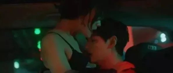 震惊！大尺度做爰床戏呻吟在线播放引发网友热议，背后隐藏的真相让人难以置信！