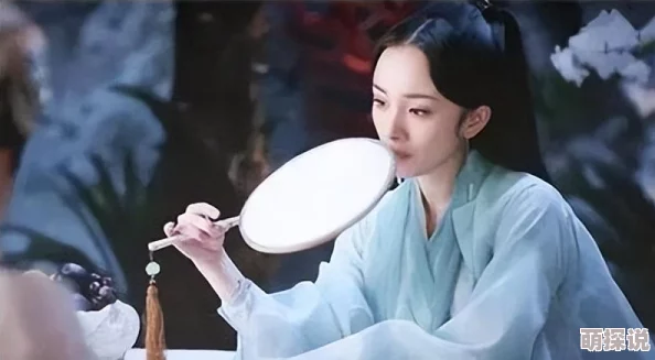 墨渊在大殿上要白浅，展现了两位角色之间复杂的情感纠葛与权力斗争，引发观众对他们命运的深思