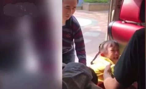 妲己翻白眼流泪的网友看法：她是被误解的角色，还是应当承担更多责任？