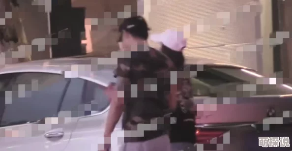 妩媚导航:某知名女星被拍到与神秘男子深夜约会,疑似恋情曝光引发热议! 妩媚导航:某知名女星被拍到与神秘男子深夜约会,疑似恋情曝光引发热议!