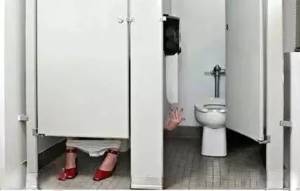 厕拍系列：揭示公共卫生间隐私问题的最新进展与社会反响分析