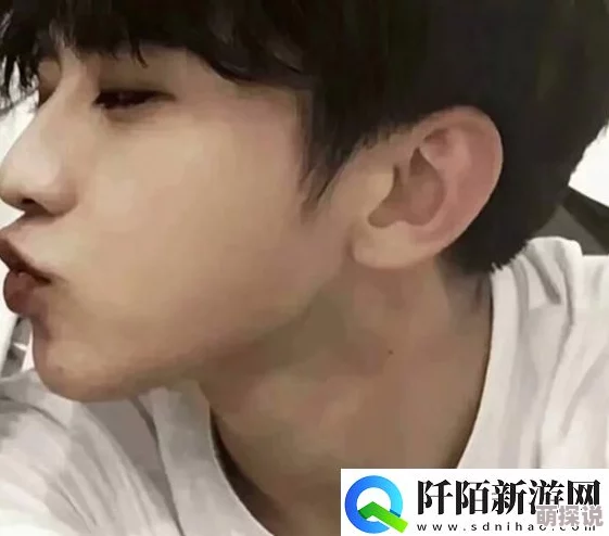 坤坤寒进桃子里拔萝卜,竟然引发全网热议,网友纷纷惊呼不可能! 坤坤寒进桃子里拔萝卜,竟然引发全网热议,网友纷纷惊呼不可能!