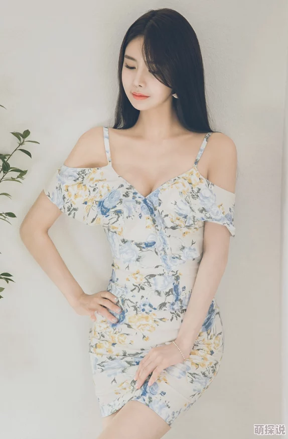 周妍希与尤妮丝互慰欢迎你，携手共度温馨时光，共享彼此的快乐与支持