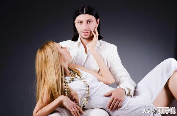 女人张开腿让男人捅视频，近日引发热议，网友们对其背后的社会现象和影响展开了激烈讨论