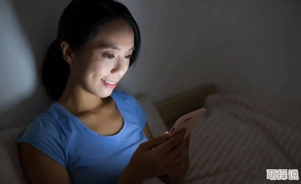 美女网站色网友认为该网站内容丰富但需注意安全性和隐私保护，部分用户表示对其质量和真实性存疑