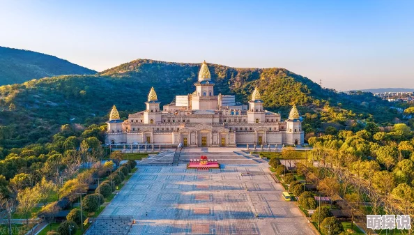 呜呜呜可以把佛珠拿出去吗网友认为佛珠是信仰的象征，外出时应尊重其意义，不宜随意携带或展示