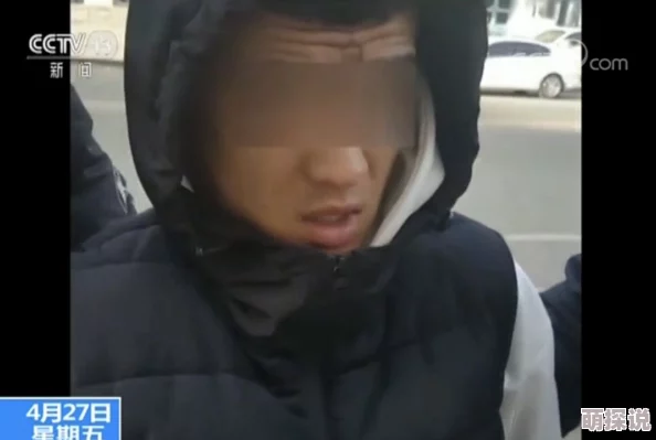 被两个男人同时做好爽网友认为这种情节在影视作品中常见，但现实生活中应尊重个人选择和感受，强调安全与同意的重要性