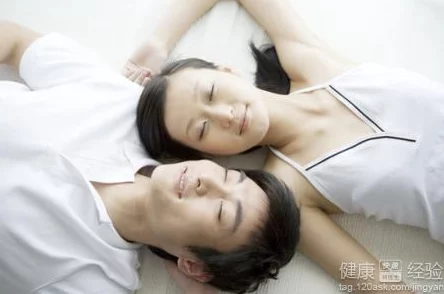 女人把下面扒开让男人爽在生活中我们应该倡导健康的两性关系与相互尊重共同创造美好的情感体验