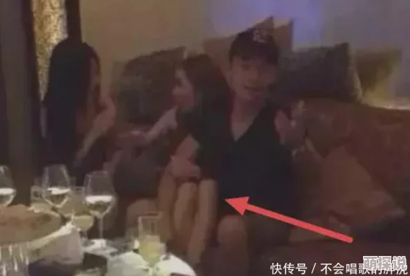 拉到厨房撕开丝袜做最新进展消息显示该事件引发了广泛关注并在社交媒体上掀起热议，相关视频迅速传播