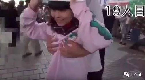 男吃女胸又摸又揉免费视频网友推荐这部视频内容丰富画面精彩让人目不暇接非常值得一看绝对不会让你失望