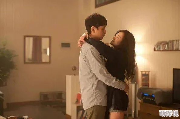 在线一级电影：某知名导演被曝与女主角秘密恋情曝光 两人频繁约会引发网友热议