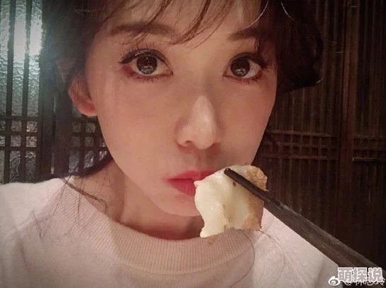 图片亚洲区自拍惊爆信息：最新调查显示自拍文化在年轻人中引发心理健康问题，专家呼吁关注自我形象与社交媒体影响