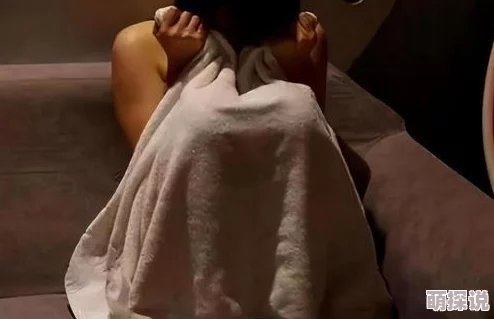 浴室情欲2在线观看引发热议网友纷纷讨论影片中的情感描写与视觉效果成为近期热门话题吸引大量观众关注