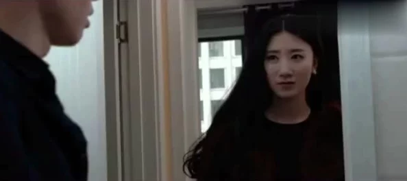 挺进邻居人妻雪白的身体韩国电影近日引发热议影片中大胆情节和演员表现备受关注观众反响不一引发讨论