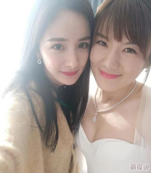 新婚之夜自拍做爰 网友推荐这部影片充满甜蜜与浪漫,展现了新婚夫妇的幸福瞬间,让人感受到爱情的美好与温暖 新婚之夜自拍做爰 网友推荐这部影片充满甜蜜与浪漫,展现了新婚夫妇的幸福瞬间,让人感受到爱情的美好与温暖