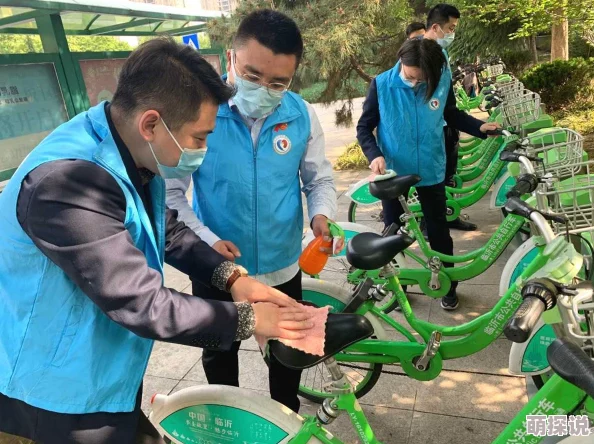 公交车后车座疯狂的做最新进展消息:近日多地公交公司加强了对后车座的管理与维护,确保乘客安全与舒适 公交车后车座疯狂的做最新进展消息:近日多地公交公司加强了对后车座的管理与维护,确保乘客安全与舒适