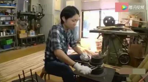 日本搞逼视频 其实是指日本的传统工艺品制作视频，展示了精湛的手工技艺和文化传承