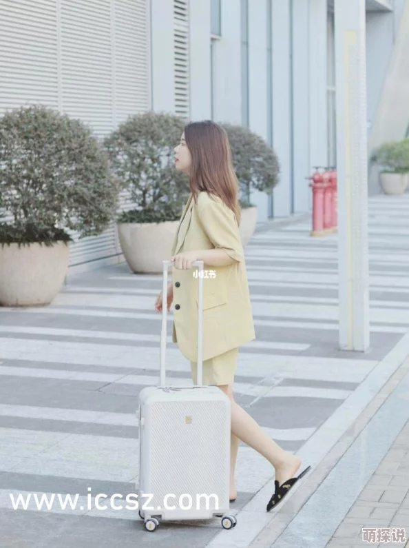 日本一级毛片冲田杏梨近日被拍到与神秘男子共进晚餐引发热议网友纷纷猜测两人关系是否超越友谊