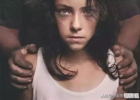 男人使劲亲女人下面视频 网友评价:这个视频真是让人感到不适,缺乏尊重和边界,希望大家能关注健康的两性关系 男人使劲亲女人下面视频 网友评价:这个视频真是让人感到不适,缺乏尊重和边界,希望大家能关注健康的两性关系