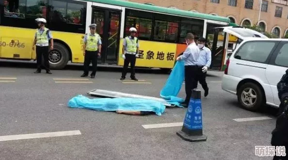 公交车黄色小说作者被抓现行