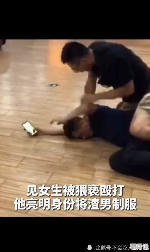 四个大白屁股并排撅起来网友热议这一搞笑场景引发广泛关注纷纷分享照片和视频展现幽默瞬间