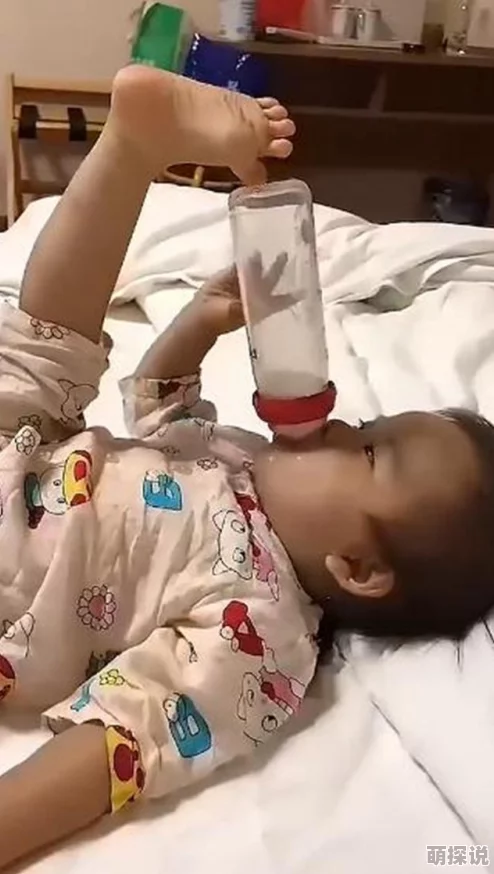 一女被二男吃奶动态图引发热议网友纷纷评论视频内容尺度过大是否应加强监管措施