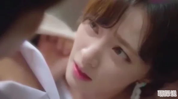 美女激情啪啪是指成年人之间的亲密互动和情感交流