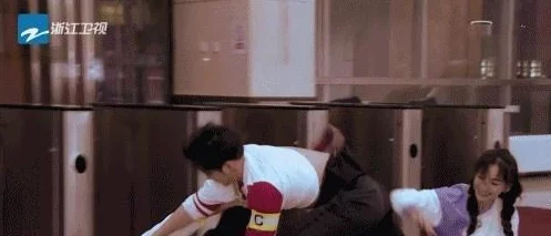 跑男h肉污文我妈是女王
