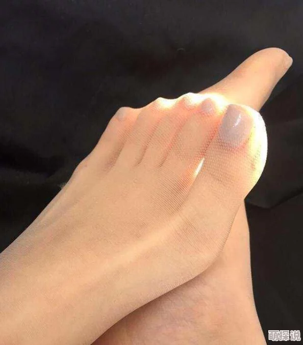 肉色丝袜脚交一区二区少帅