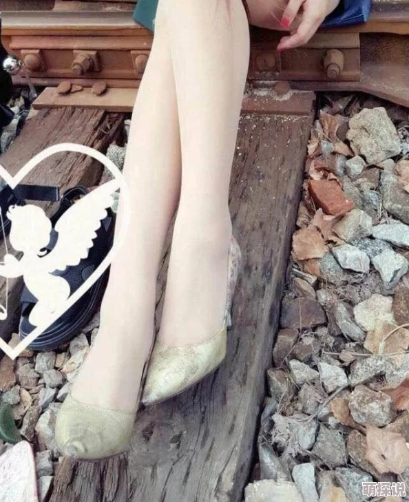 肉色丝袜脚交一区二区少帅