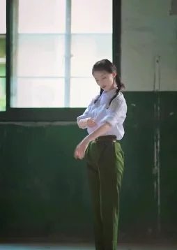 爆操美女视频破茧芳华