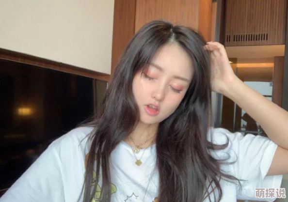 jizz女人18 网友推荐这部作品因其独特的视角和精彩的剧情受到了许多观众的喜爱值得一看